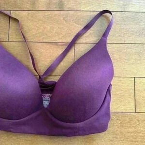 Victoria’s Secret | Lightly lined purple plunge t-shirt  bra size 34D